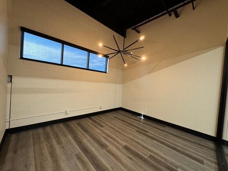 More Photos Of 1363 Horizon Ave, Lafayette Warehouse For Lease