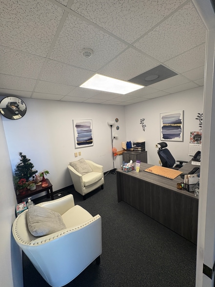 More Photos Of 1531 Tamiami Trl S, Venice Office For Sale