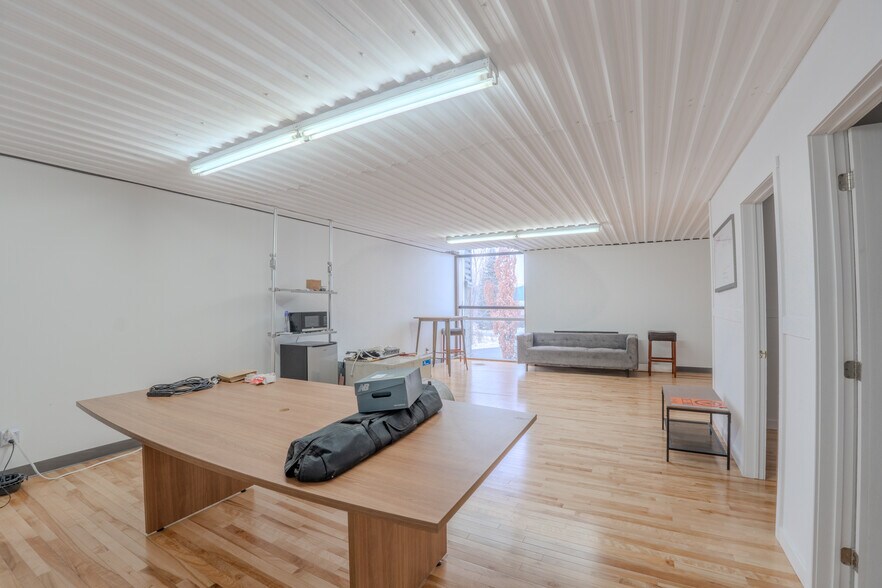 More Photos Of 525 Rue Sagard, St-Bruno-de-Montarville Warehouse For Lease