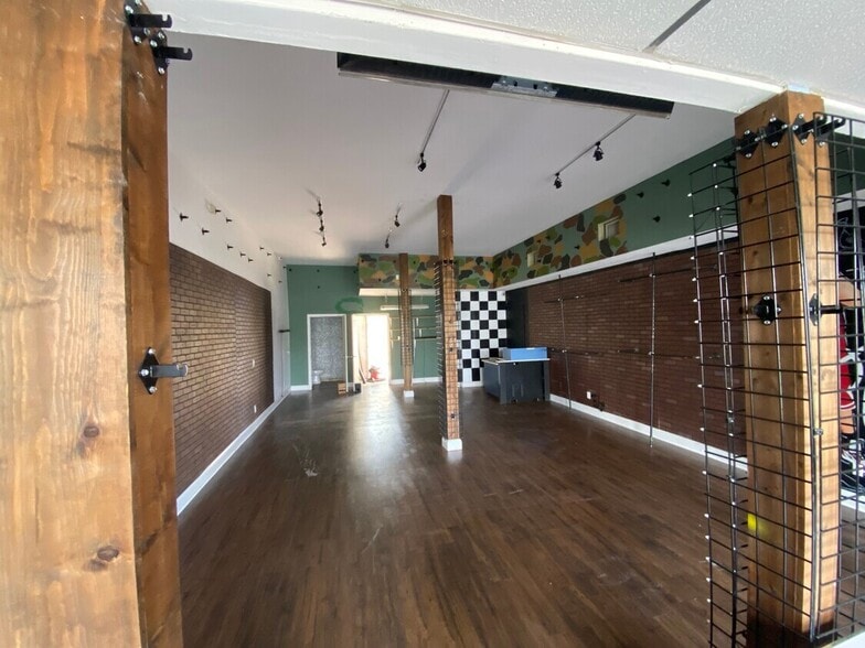 More Photos Of 600-606 Seaboard St, Myrtle Beach Showroom For Lease