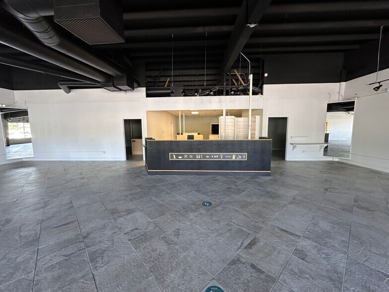 More Photos Of 725-759 NE Greenwood Ave, Bend Freestanding For Lease