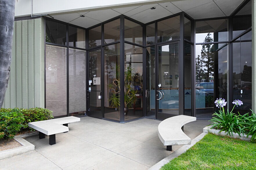 More Photos Of 8736 Production Ave, San Diego Light Manufacturing For Lease