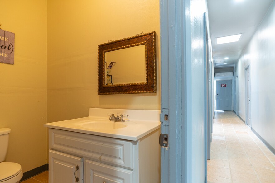 More Photos Of 3882 Washington Ave, Le Grand Apartments For Sale