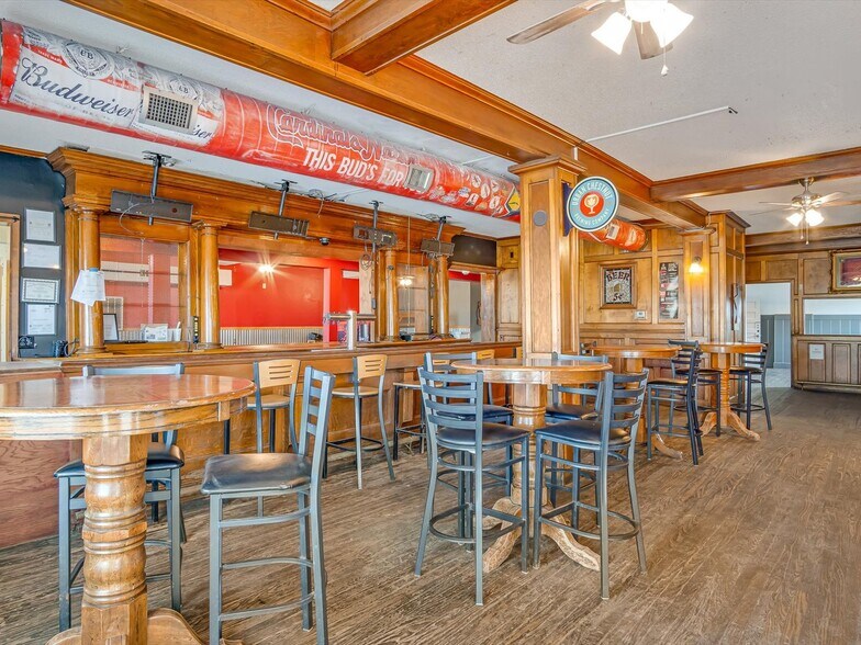 More Photos Of 200 N Main St, Dupo Specialty For Sale