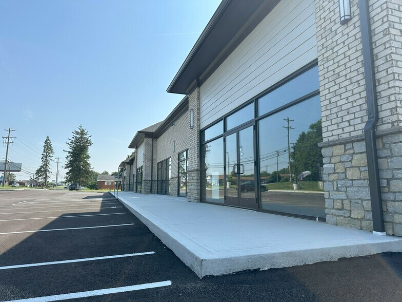 More Photos Of 9774 Cincinnati Columbus Rd, West Chester Storefront For Lease