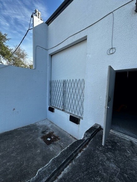 More Photos Of 2501 Westgate, West Palm Beach Light Manufacturing For Lease