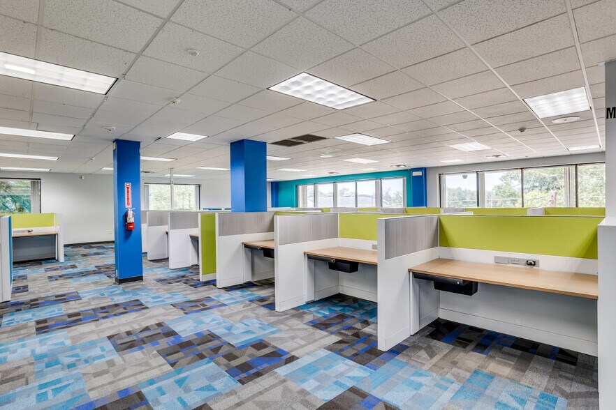 More Photos Of 500 W 1st Ave, Hutchinson Office For Sale
