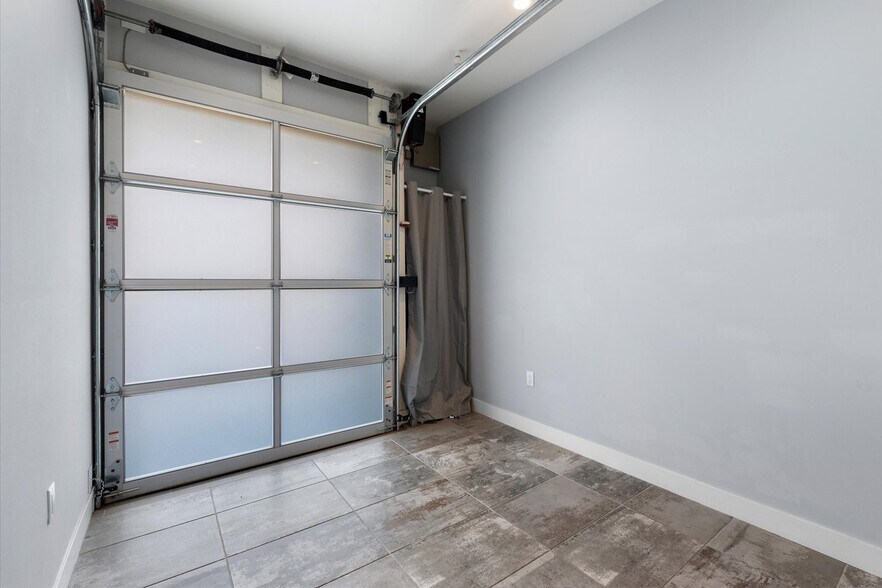 More Photos Of 16580 N 92nd St, Scottsdale Office Residential For Sale
