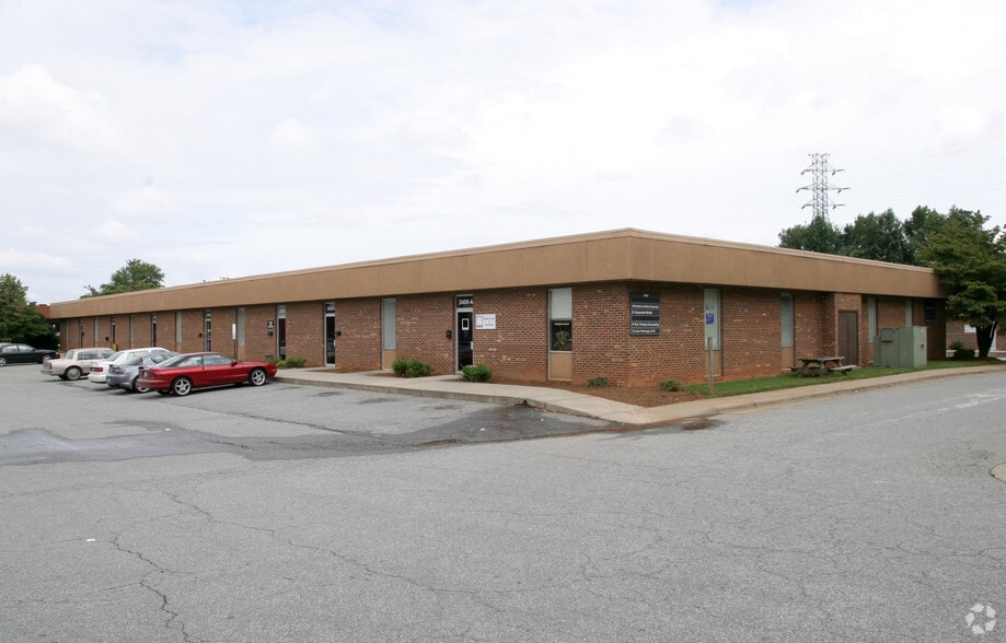 More Photos Of 3409 W Wendover Ave, Greensboro Office For Sale