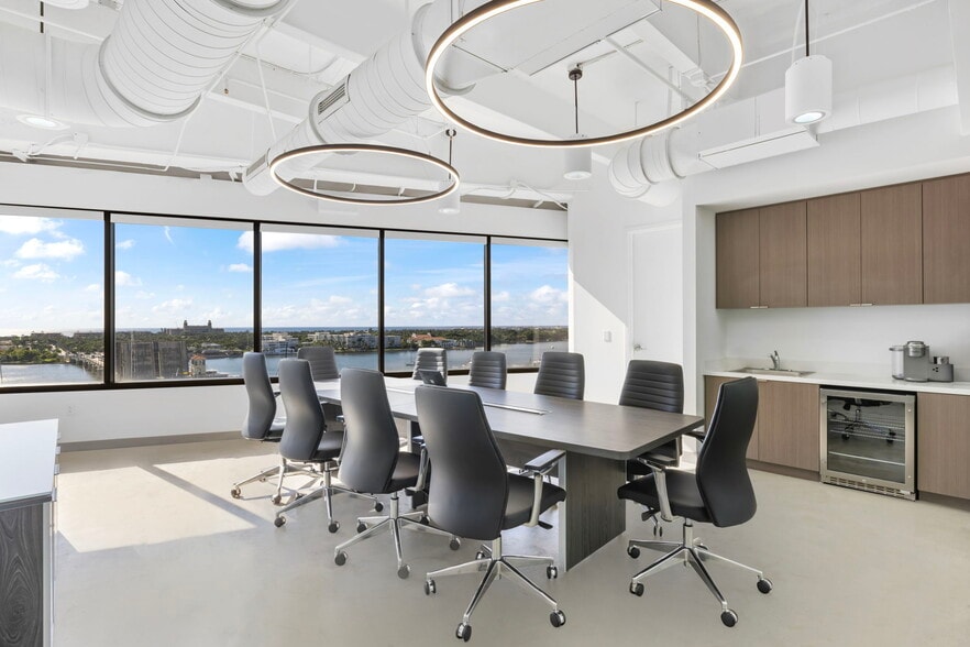 More Photos Of 625 N Flagler Dr, West Palm Beach Medical For Lease