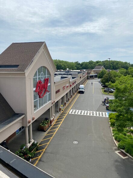 More Photos Of 830-900 Boston Post Rd, Guilford Storefront For Sale