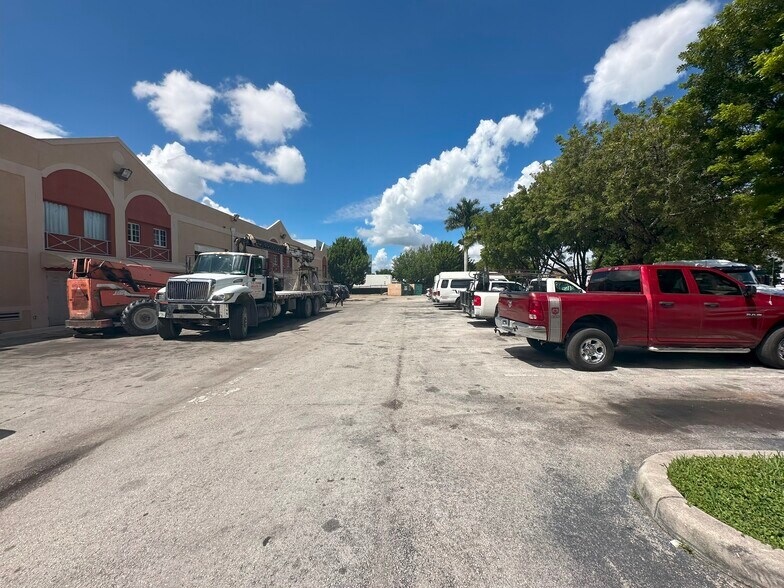 More Photos Of 12209 NW 106th Ct, Miami Warehouse For Sale