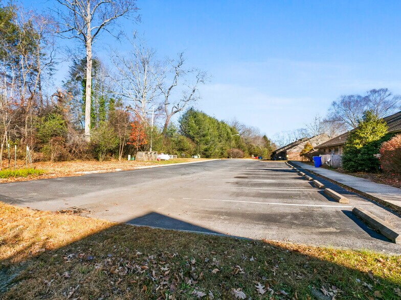 More Photos Of 157 Medical Park Dr, Brevard Medical For Lease