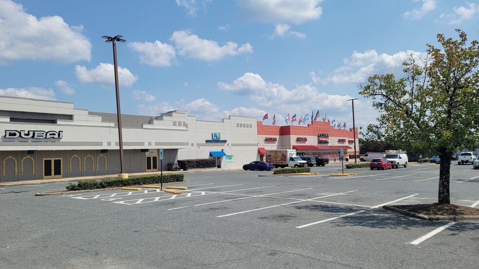 More Photos Of 5301-5323 E Independence Blvd, Charlotte Unknown For Lease