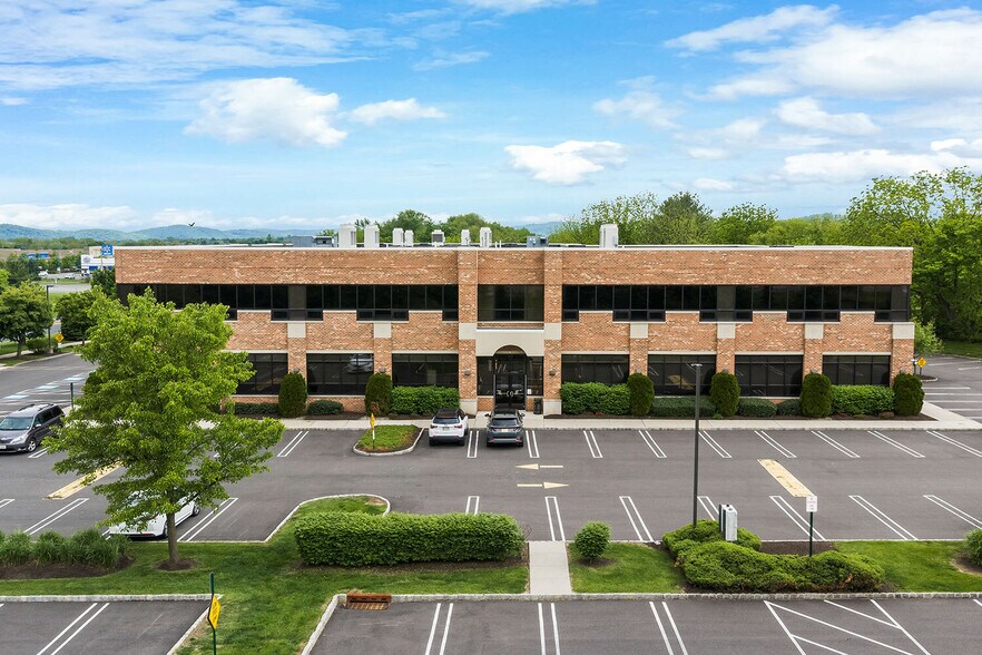 More Photos Of 1 Greenwich St, Stewartsville Medical For Lease
