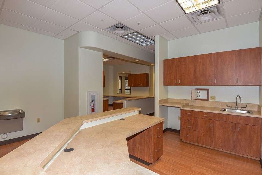 More Photos Of 8410 W Thomas Rd, Phoenix Medical For Sale