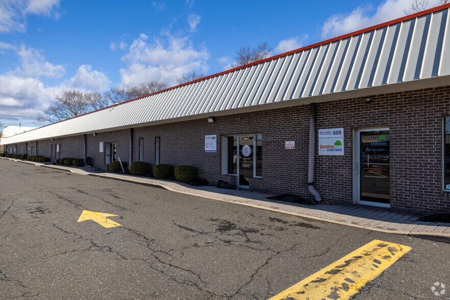 More Photos Of 3525 Quakerbridge Rd, Hamilton Office For Sale