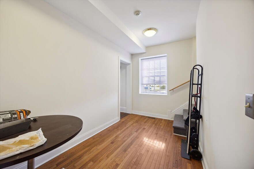 More Photos Of 400 E 21st St, Chester Office For Sale