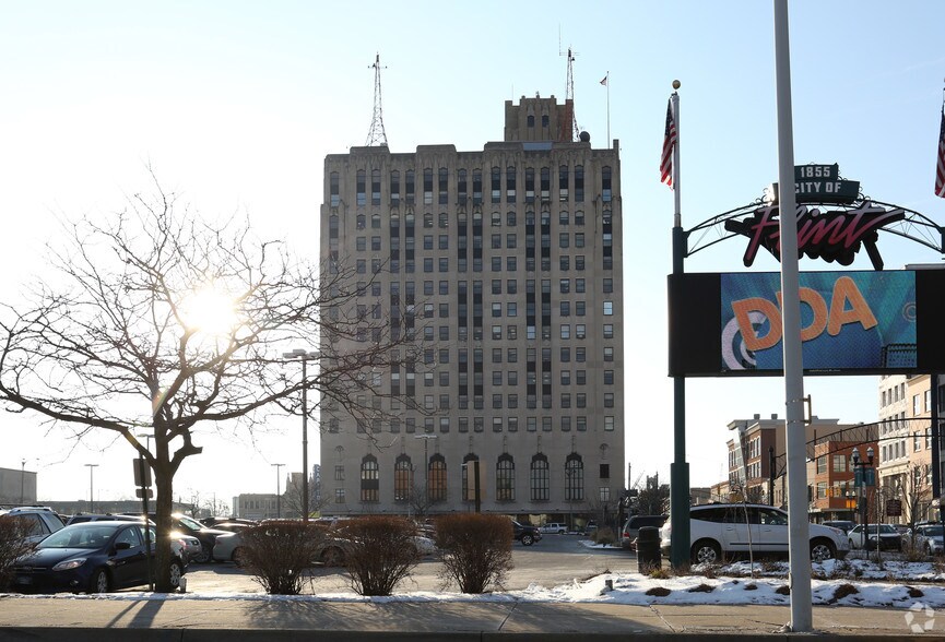 More Photos Of 503 S Saginaw St, Flint Office For Lease