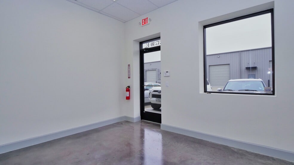 More Photos Of 3730 N Mason Rd, Katy Flex For Lease