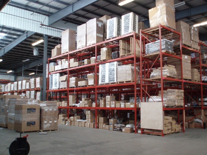 More Photos Of 20 Grimes St, Eugene Warehouse For Lease