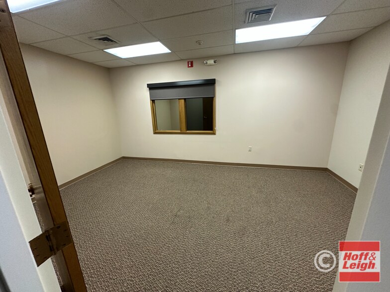 More Photos Of 87 N Canton Rd, Akron Medical For Lease