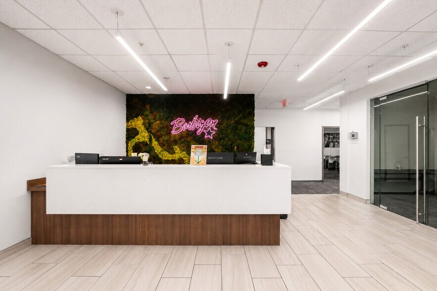 More Photos Of 3707 W Cherry St, Tampa Office For Sale