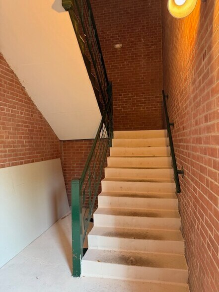More Photos Of 12001 Shaker Blvd, Cleveland Medical For Sale