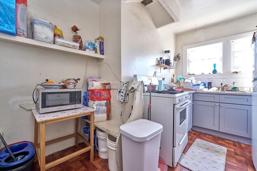 More Photos Of 3262 Monette Pl, Los Angeles Apartments For Sale