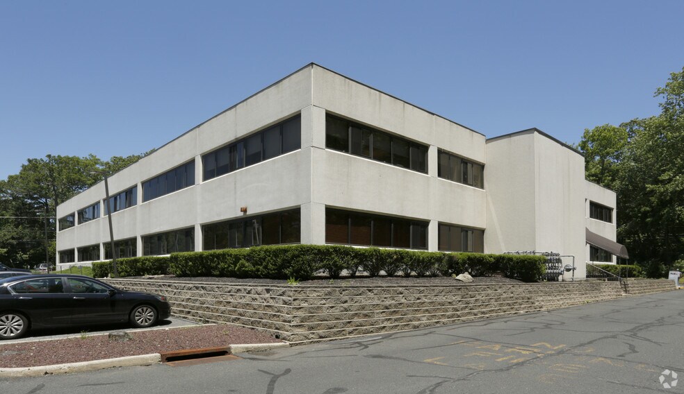 More Photos Of 225 Gordons Corner Rd, Manalapan Township Medical For Lease