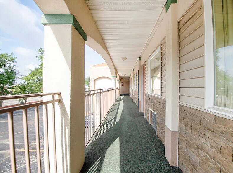 More Photos Of 2820 Cassopolis St, Elkhart Hospitality For Sale