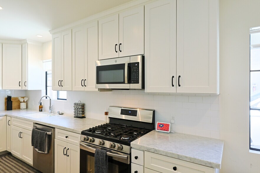 More Photos Of 22227 Pacific Coast Hwy, Malibu Apartments For Sale