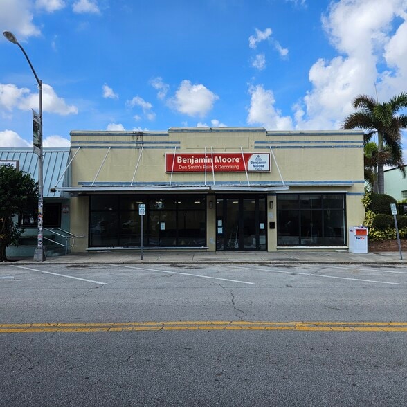 Primary Photo Of 2025 13th Ave, Vero Beach General Retail For Sale