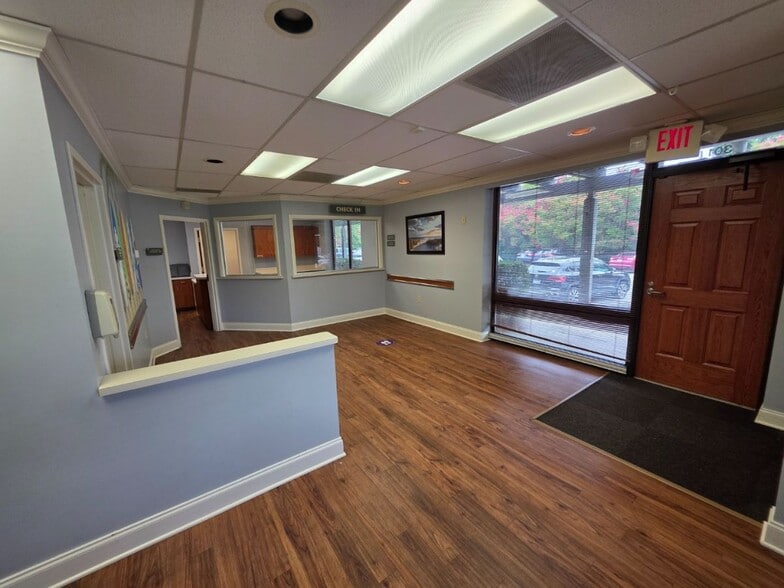 More Photos Of 2711 Randolph Rd, Charlotte Medical For Sale