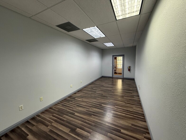 More Photos Of 1415 Victor Ave, Redding Office For Lease