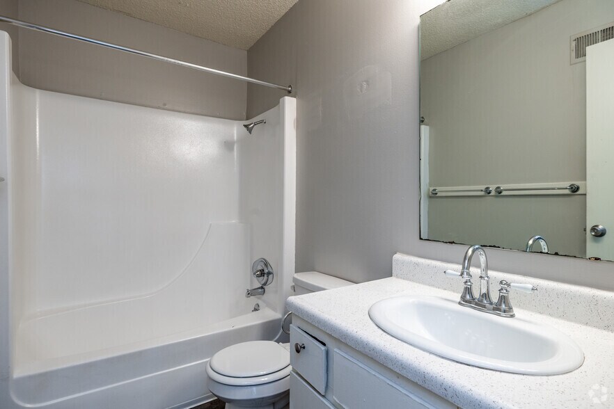 More Photos Of 13900 Grandboro Ln, Grandview Apartments For Sale