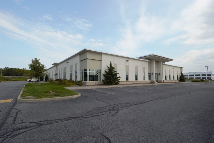 Primary Photo Of 250 Thruway Park Dr, West Henrietta Office For Lease