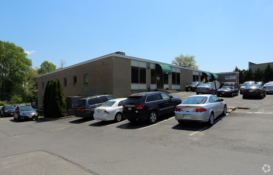 More Photos Of 11810 Parklawn Dr, Rockville Office For Sale