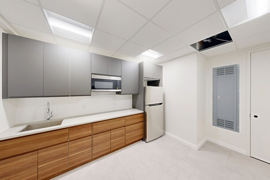 More Photos Of 1051 Franklin Ave, Garden City Coworking Space