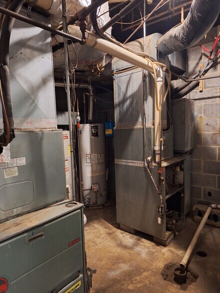 More Photos Of 525 Main St, Altavista Specialty For Sale