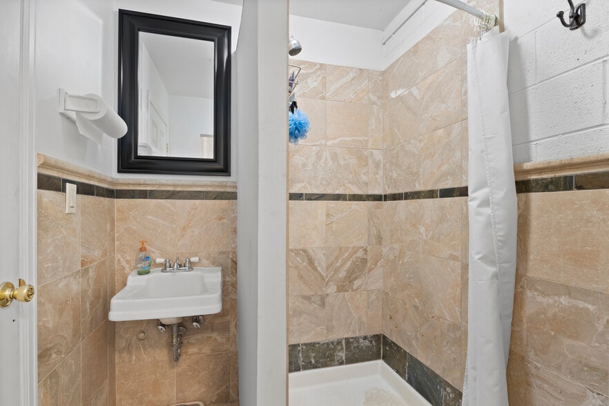 More Photos Of 1255 W 47th Ave, Denver Warehouse For Sale