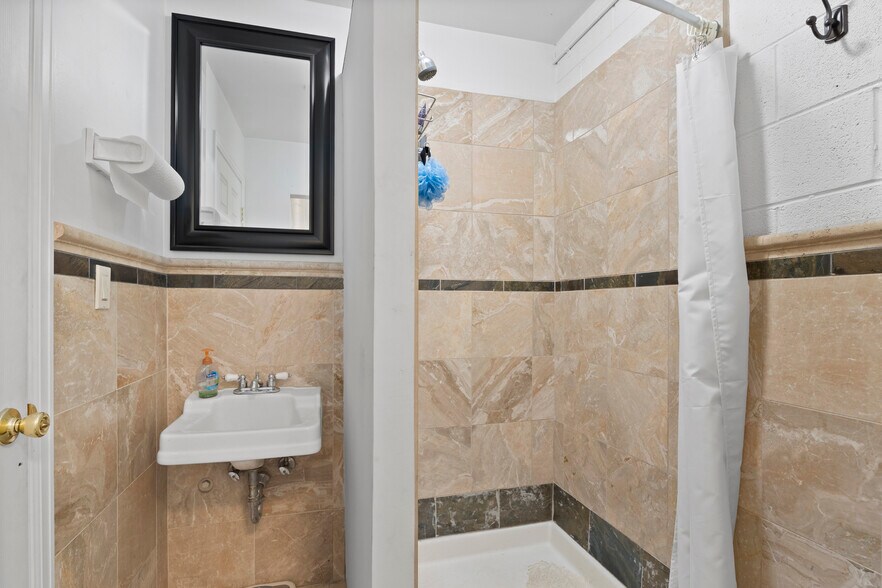 More Photos Of 1255 W 47th Ave, Denver Warehouse For Sale