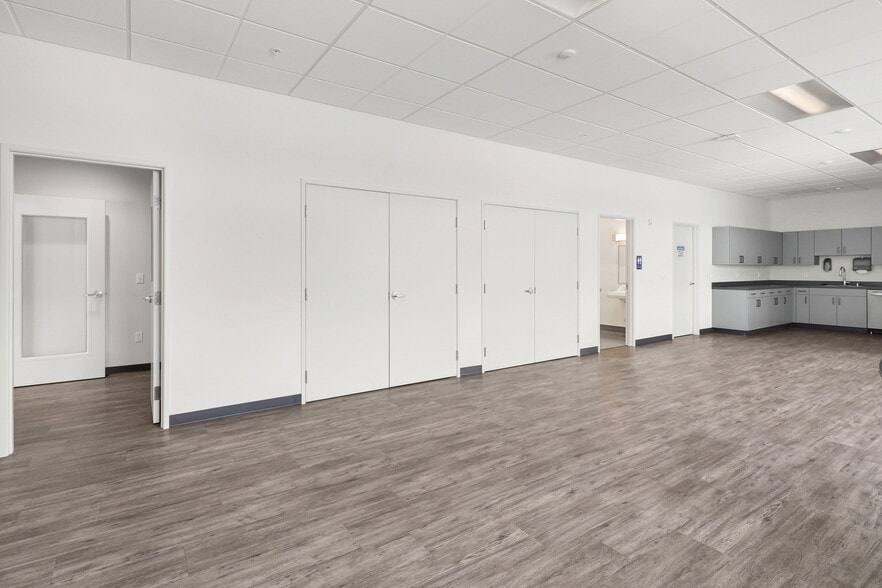 More Photos Of 5457 Pacific Fern Dr, Ferndale Manufacturing For Lease