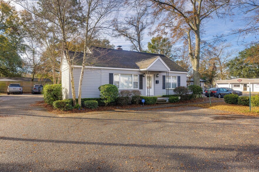 More Photos Of 1721 Ashley River Rd, Charleston Office Residential For Sale