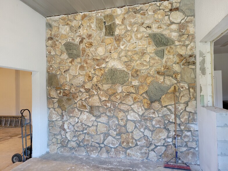 More Photos Of 12001 Highway 441 S, Micanopy Restaurant For Sale