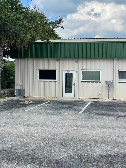 More Photos Of 6618-6628 26th Ct E, Sarasota Warehouse For Lease