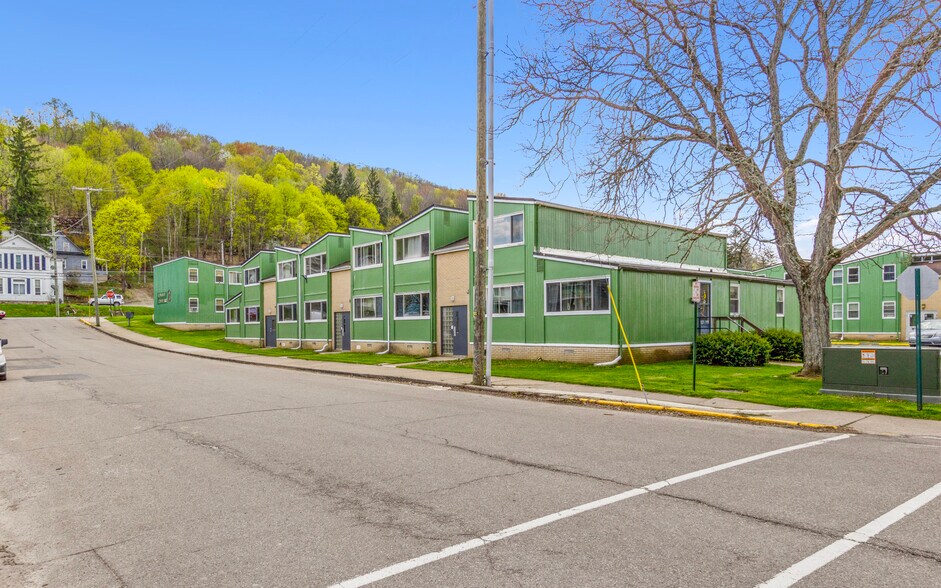 More Photos Of 1 Kiwanis Ct, Bradford Apartments For Sale