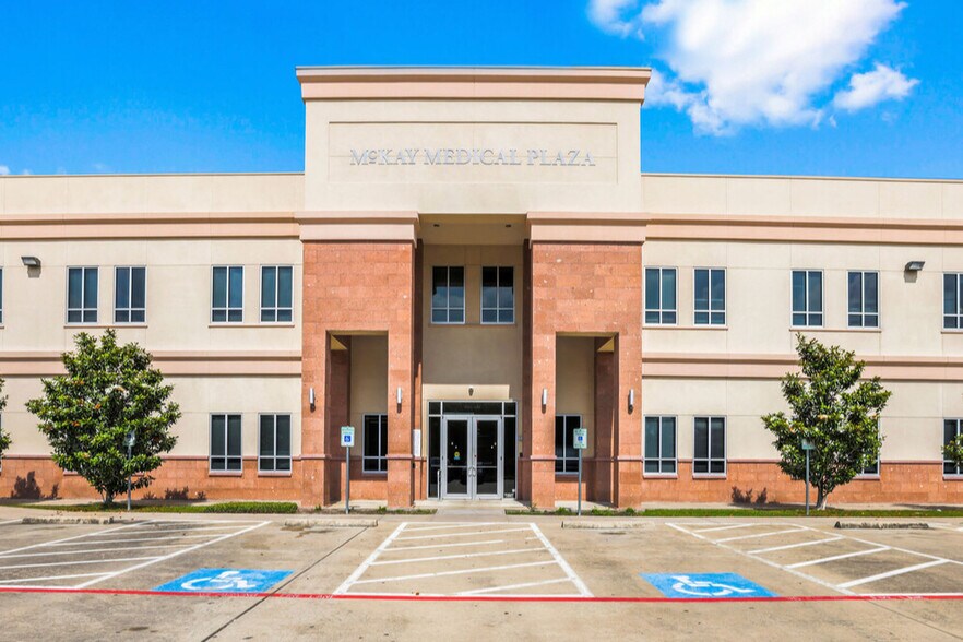 More Photos Of 18648 McKay Dr, Humble Medical For Lease