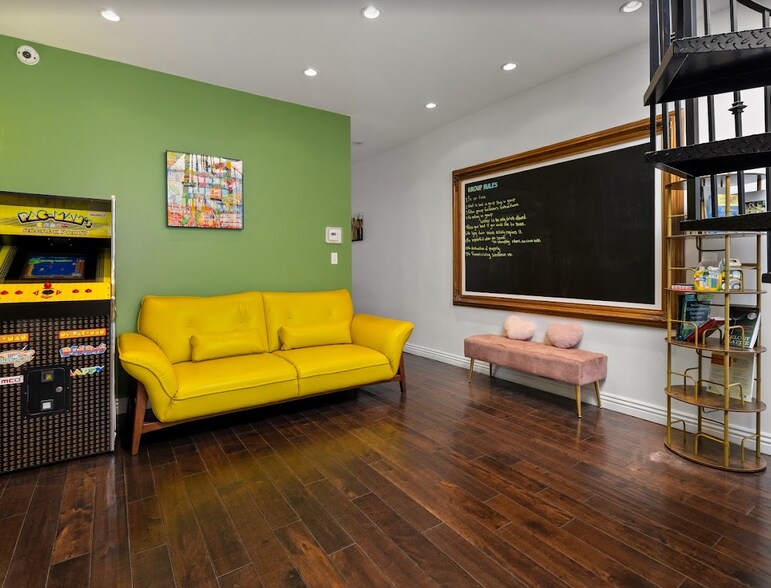 More Photos Of 1776 N Highland Ave, Los Angeles Office For Lease