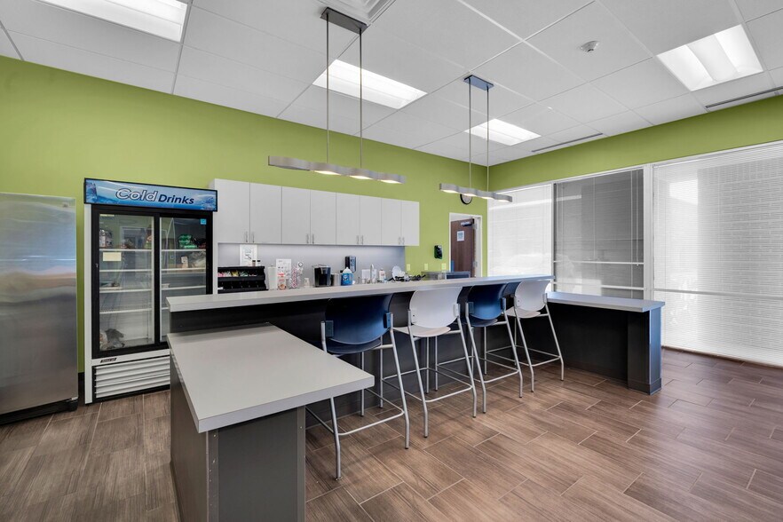 More Photos Of 1620 Valwood Pky, Carrollton Research And Development For Sale